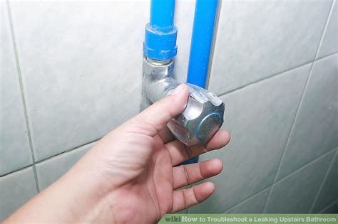 How to Troubleshoot a Leaking Upstairs Bathroom: 4。